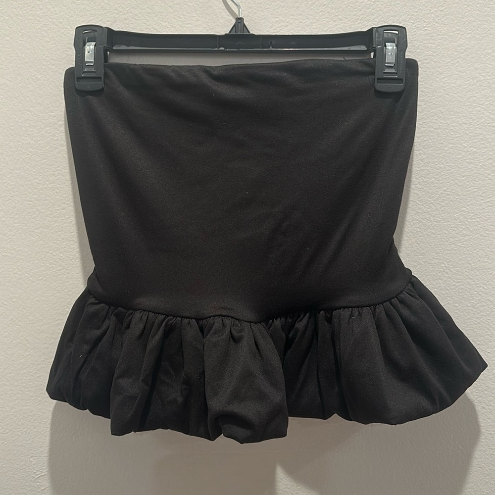 Strapless black top